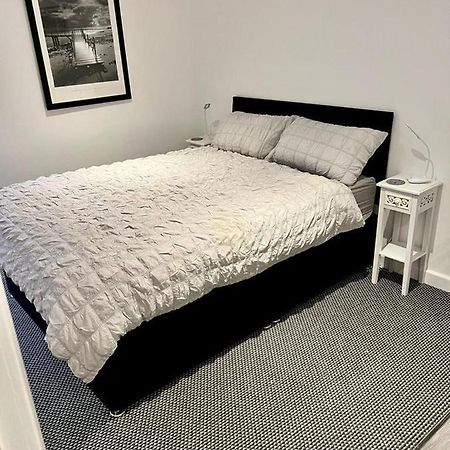 Basement Studio By The Bay Hotel Моркамб Екстериор снимка