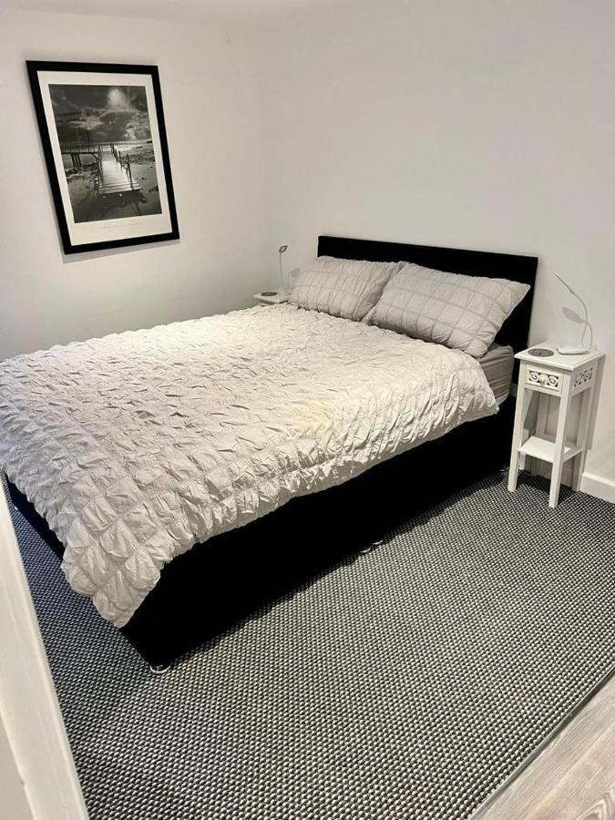Basement Studio By The Bay Hotel Моркамб Екстериор снимка