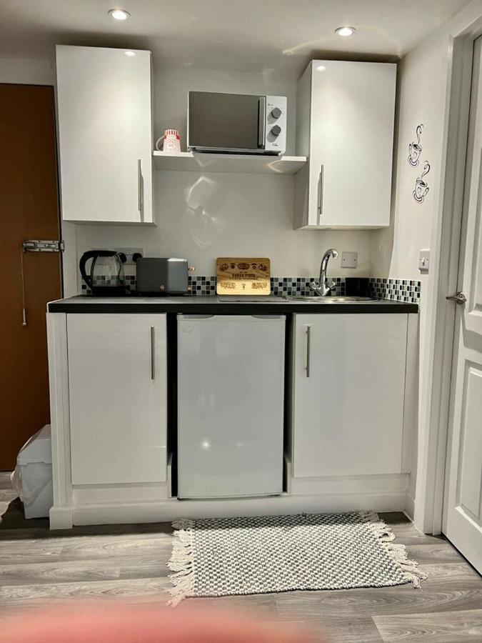 Basement Studio By The Bay Hotel Моркамб Екстериор снимка